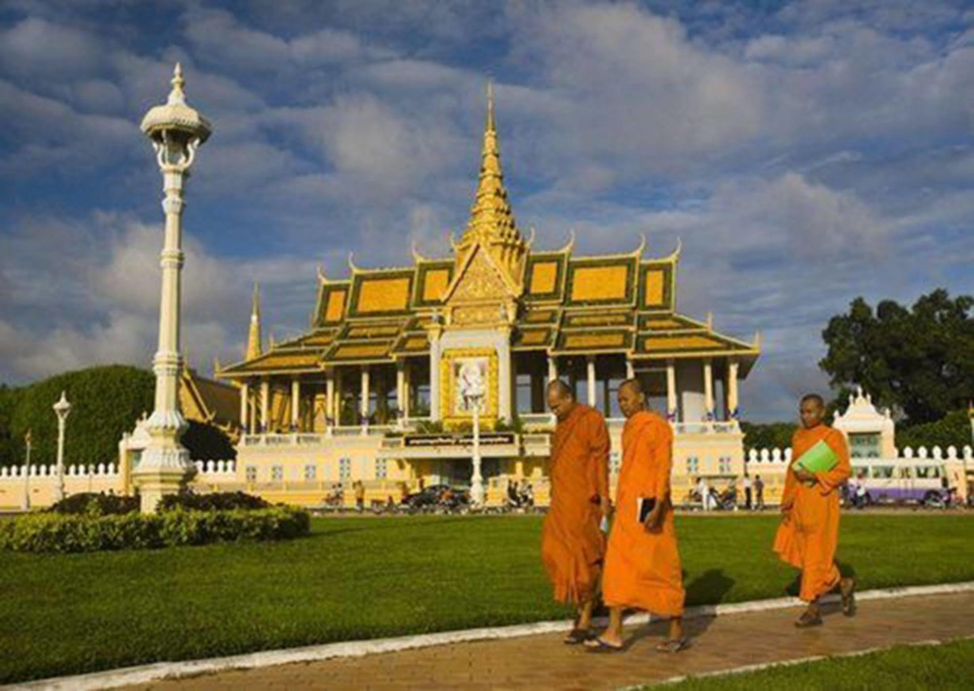 Riverside Backpackers Phnom Penh Eksteriør billede